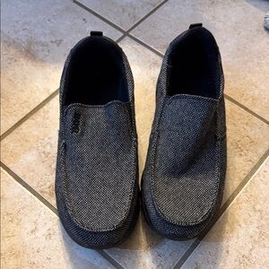Bayo slip on shoe is 9